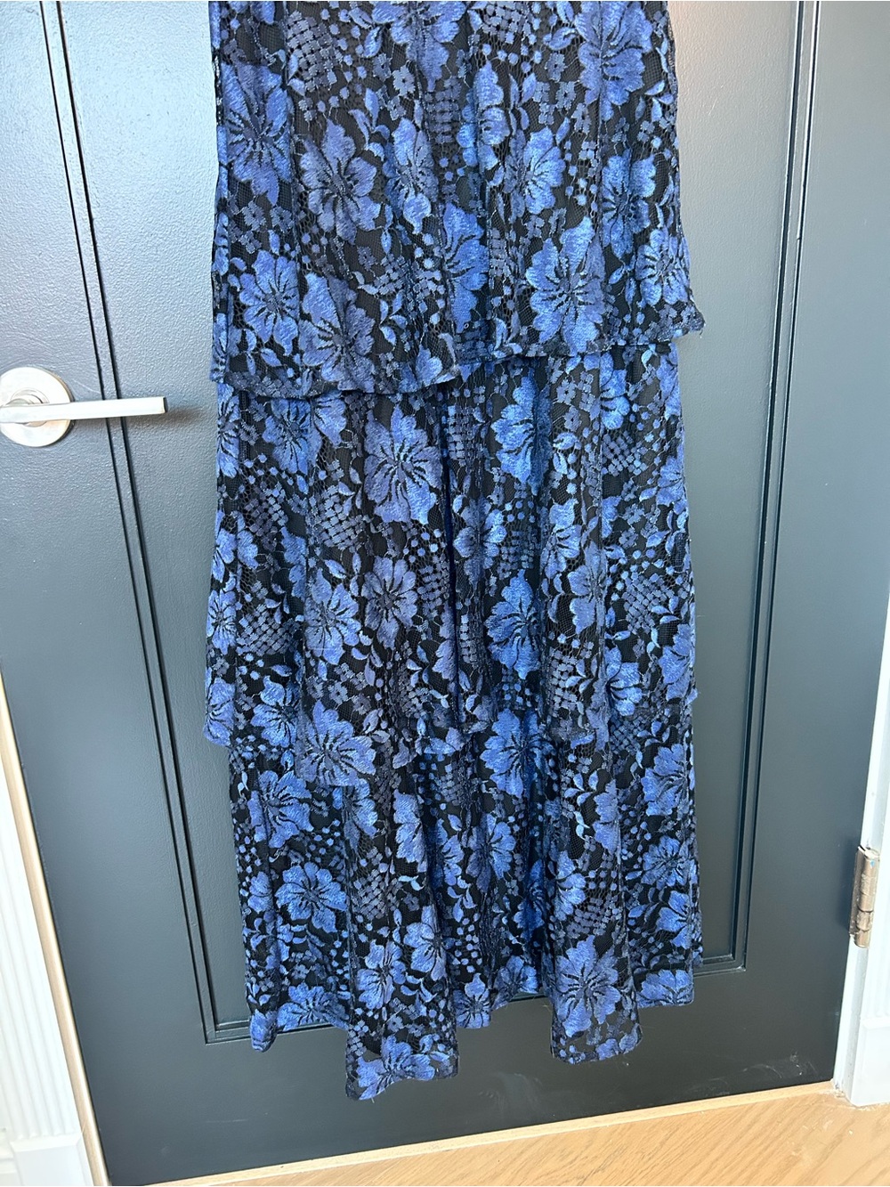 Lulus Sleeveless Navy Floral Lace Tiered Maxi Dress - M - Picture 5 of 5